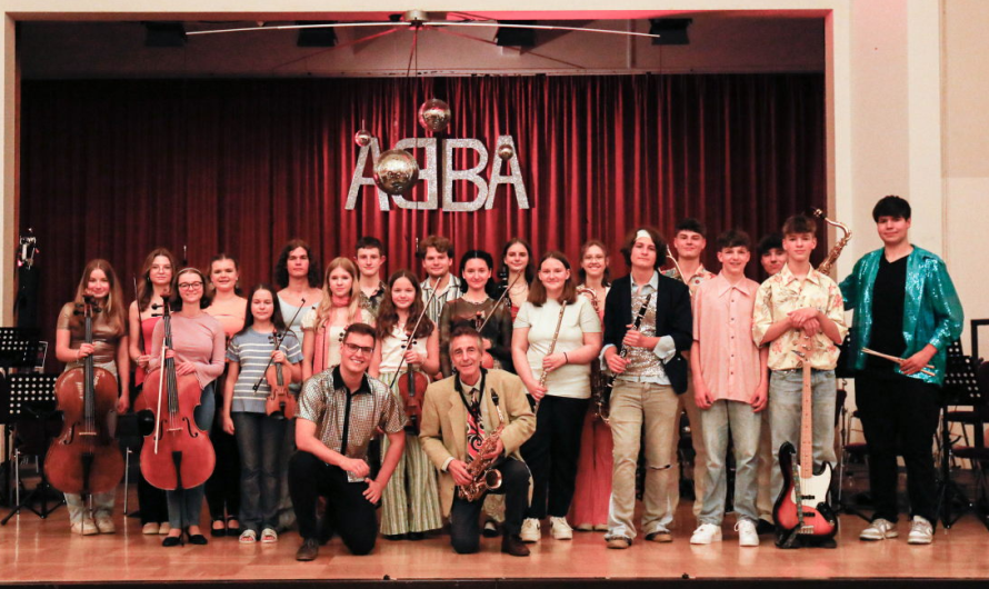 ABBA-Konzert: Schulchor begeistert alle Altersgruppen