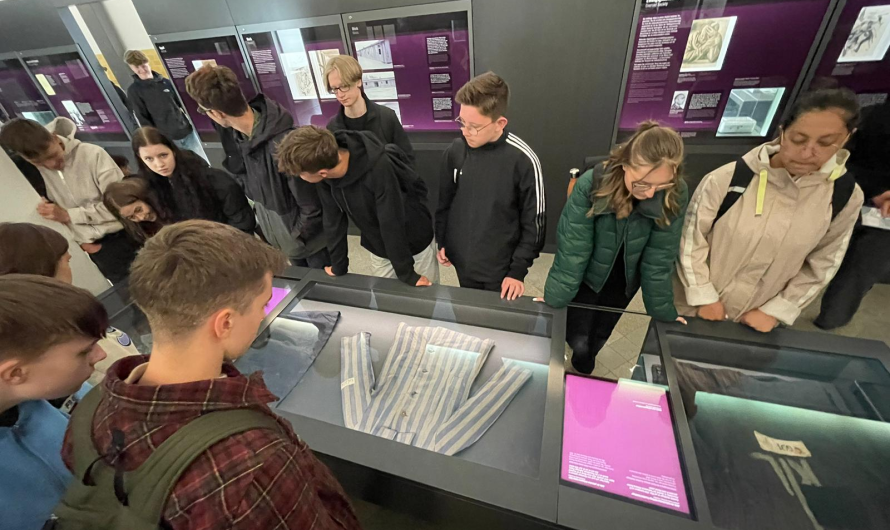Erinnern für die Zukunft: Klassenstufe 9 besucht KZ-Gedenkstätte Flossenbürg